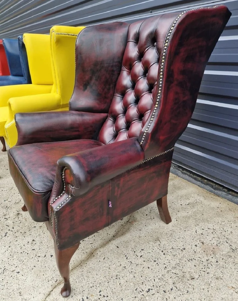 Casa Padrino Luxus Chesterfield Ohrensessel Weinrot / Schwarz / Dunkelbraun 80 x 80 x H. 110 cm - Echtleder Chesterfield Wohnzimmer Sessel - Wohnzimmer Möbel - Chesterfield Möbel - Luxus Möbel