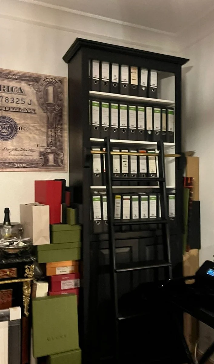Casa Padrino Landhausstil Bücherschrank mit Leiter Schwarz / Weiß H. 260 cm - Landhausstil Möbel