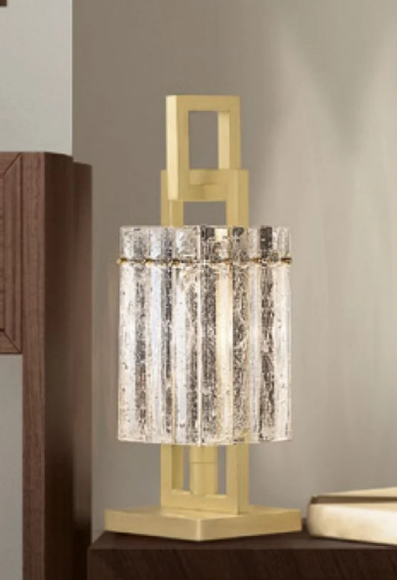 Casa Padrino Luxus Tischleuchte Messing 15,5 x 15,5 x H. 41,5 cm - Metall Nachttischleuchte mit Glas Lampenschirm - Luxus Tischleuchten - Luxus Qualität - Made in Italy