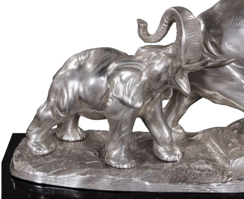 Casa Padrino Bronze Elefanten auf Holzsockel Silber / Schwarz 42 x 17 x H. 33 cm - Luxus Deko Bronzefiguren