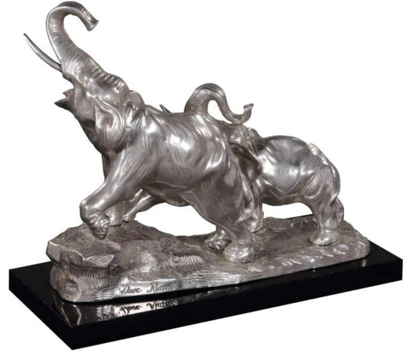 Casa Padrino Bronze Elefanten auf Holzsockel Silber / Schwarz 42 x 17 x H. 33 cm - Luxus Deko Bronzefiguren