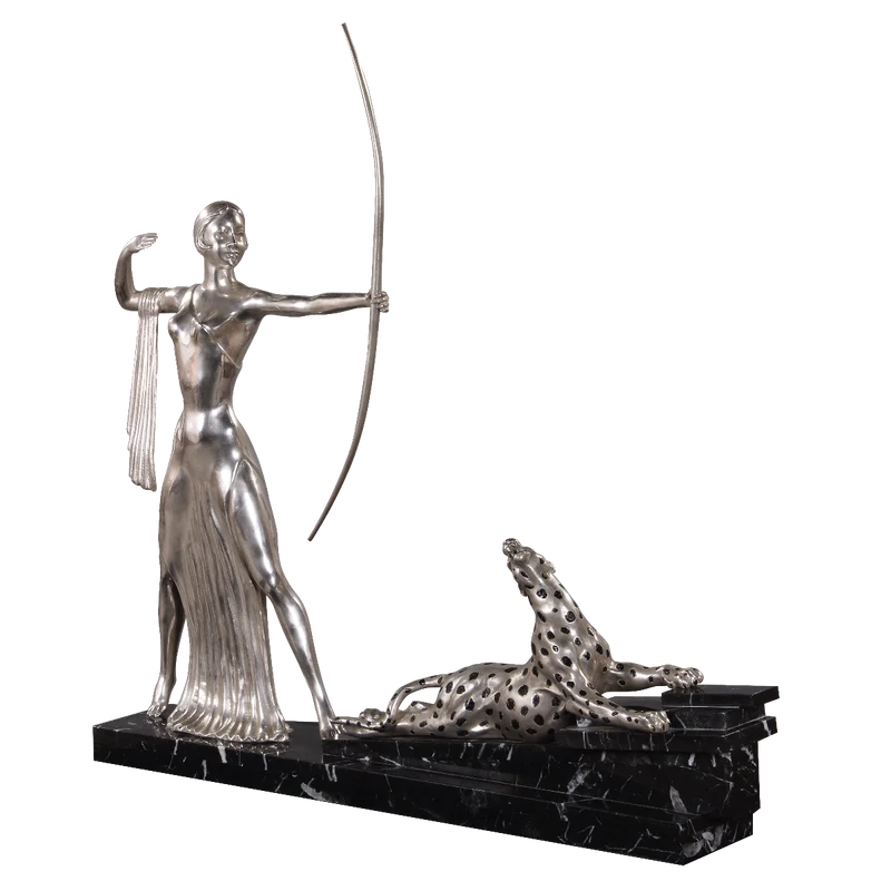 Casa Padrino Bronzefiguren Diana mit Bogen und Leopard auf Marmorsockel Silber / Schwarz 85 x 13 x H. 82 cm - Luxus Deko Diana Göttin der Jagd