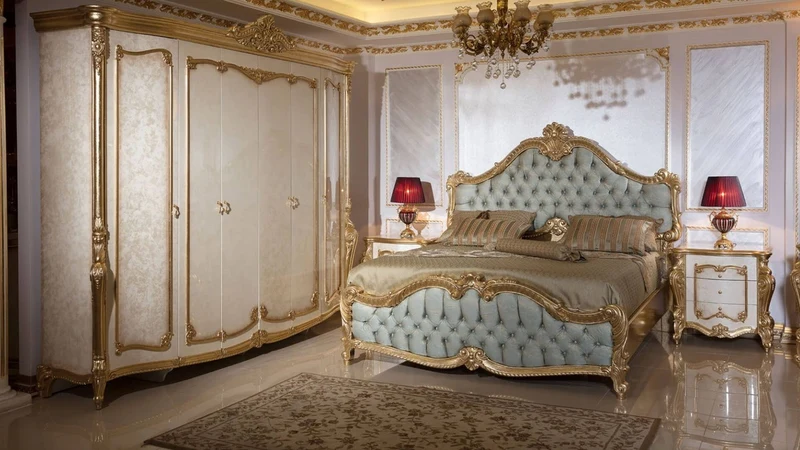 Casa Padrino Luxus Barock Schlafzimmer Set Hellblau / Weiß / Beige / Gold - 1 Doppelbett mit Kopfteil & 2 Nachtkommoden - Schlafzimmer Möbel im Barockstil - Edel & Prunkvoll