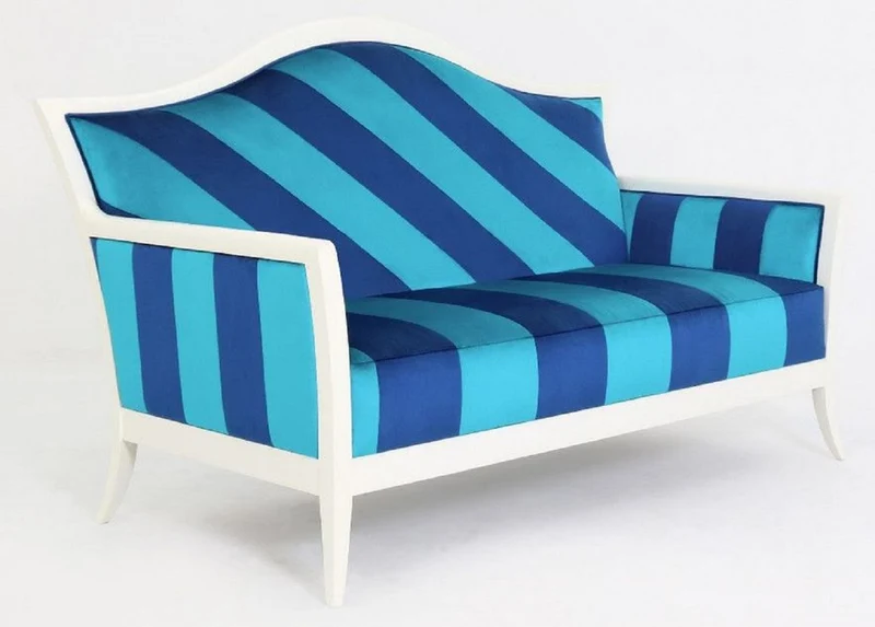 Casa Padrino Luxus Art Deco Sofa mit Streifen Hellblau / Blau / Weiß - Gestreiftes Wohnzimmer Sofa - Wohnzimmer Möbel - Art Deco Möbel - Luxus Möbel - Art Deco Einrichtung - Luxus Einrichtung