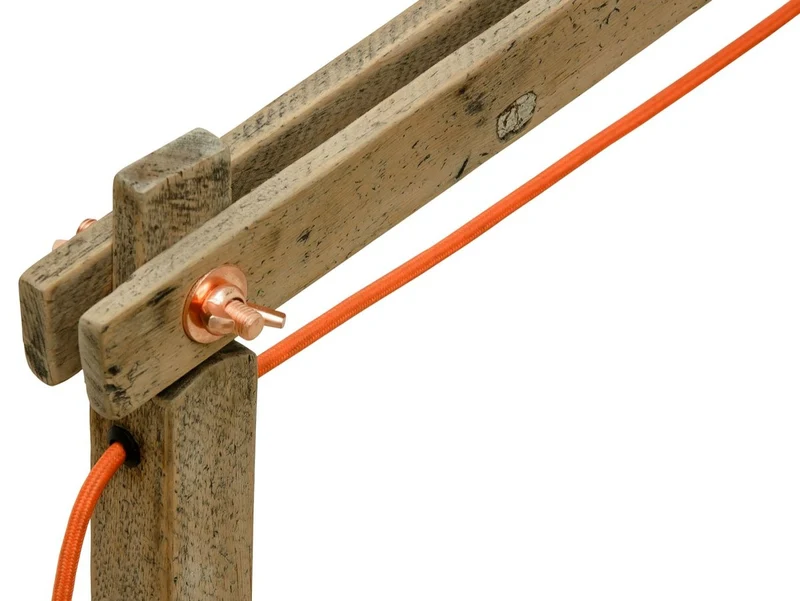 Casa Padrino Kiefernholz Tischleuchte Naturfarben 90 x 30 x H. 105 cm - Luxus Tischlampe mit orangefarbenem Kabel