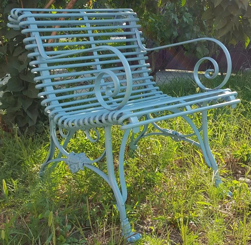 Casa Padrino Schmiedeeisen Gartenstuhl mit Armlehnen Jugendstil Hellblau 65 x 60 cm