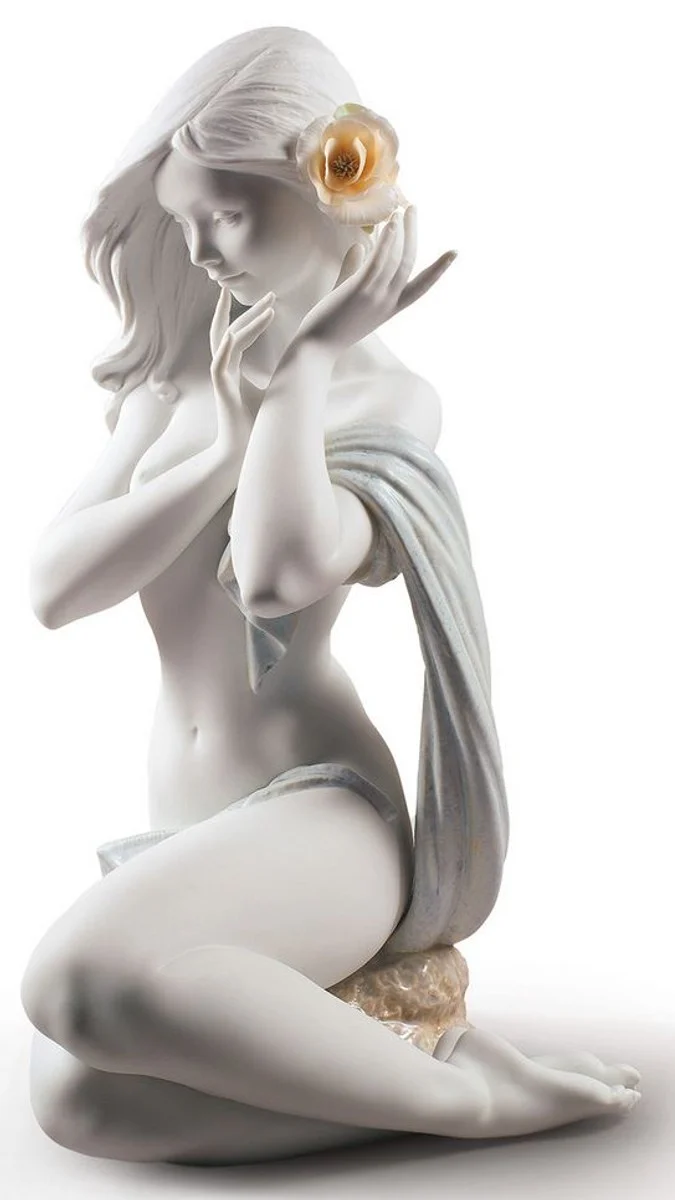 Casa Padrino Luxus Porzellan Skulptur Frau im Mondschein Mattweiß 25 x 48 cm - Handgefertigte Deko Figur