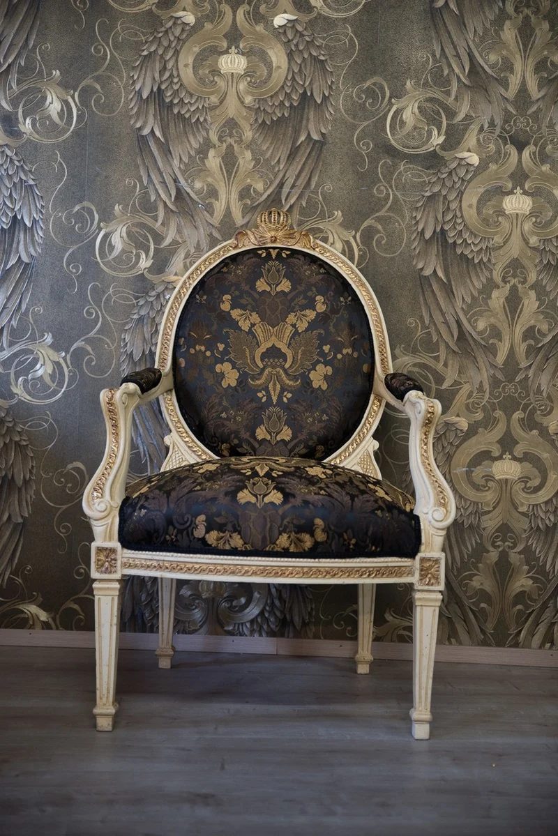 Pompöös by Casa Padrino Barock Wohnzimmer Set Creme / Oliv mit goldenem Muster - Pompööse Barock Wohnzimmermöbel designed by Harald Glööckler
