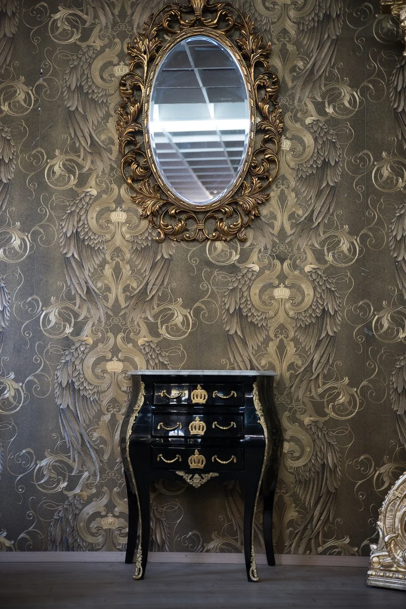 Casa Padrino Barock Kommode Pompöös von Harald Glööckler mit 3 Schubladen und Marmorplatte in Schwarz / Gold / Weiß, 63 x 41 x 78 cm