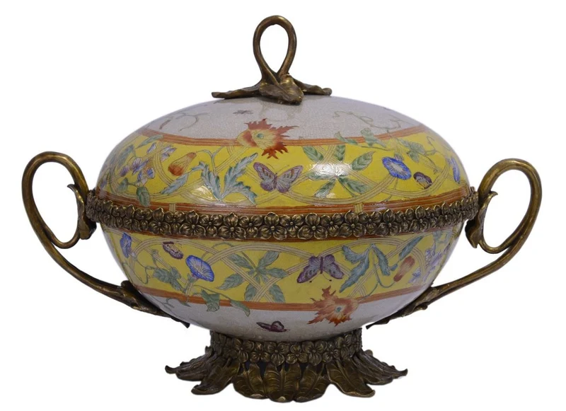 Casa Padrino Luxus Barock Porzellan Schüssel mit Deckel - Weiß / Gelb / Bronze - 39 x 29 x H. 26,8 cm
