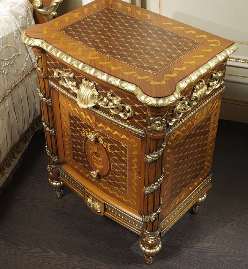 Casa Padrino Luxus Barock Schlafzimmer Set Weiß / Braun / Gold - Doppelbett mit Baldachin, 2 Nachttische & Sitzbank - Made in Italy