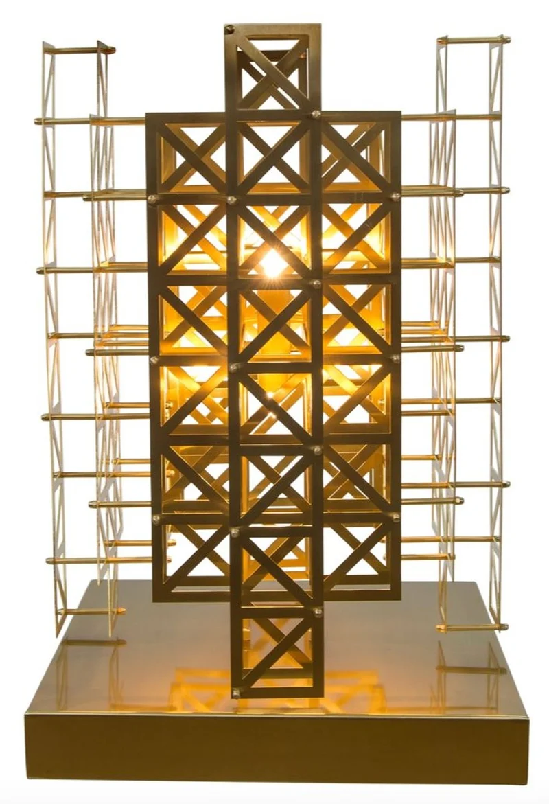 Casa Padrino Designer Tischleuchte Messing 45 x 45 x H. 65 cm - Hotel Möbel
