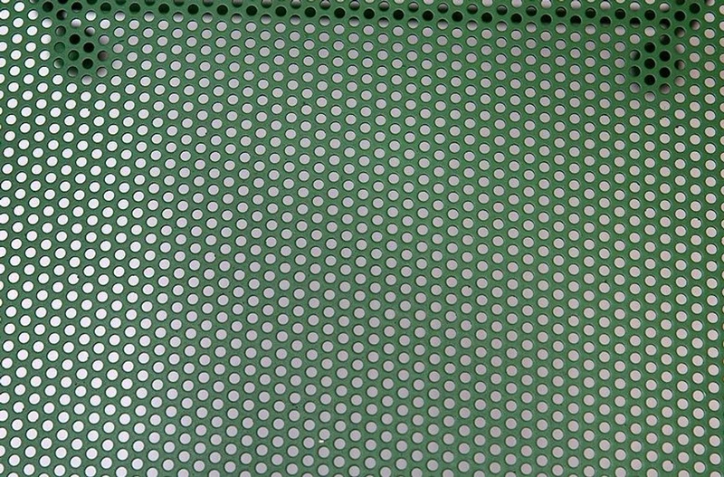Casa Padrino Gartenbank Art Deco Design, perforierte Sitzfläche, Grün, 1,2m x 0,48m x 0,9m