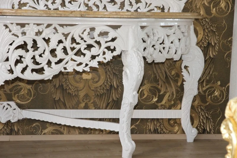 Casa Padrino Barock Spiegelkonsole Weiß mit cremefarbener Marmorplatte - Luxus Wohnzimmer Möbel Konsole 285 cm mit Spiegel 270 cm